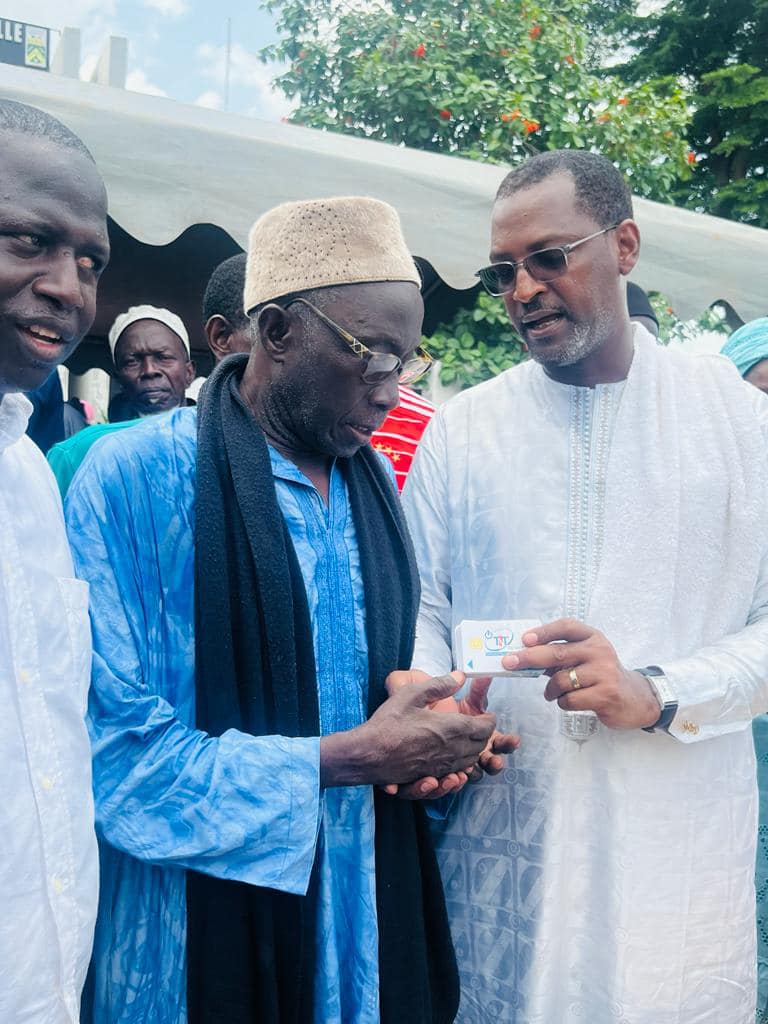 Télécommunication : Amadou Manel Fall du FDSUT en collaboration avec la commune de Kolda a remis 1500 décodeurs numériques aux populations Télécommunication : Amadou Manel Fall du FDSUT en collaboration avec la commune de Kolda a remis 1500 décodeurs numériques aux populations