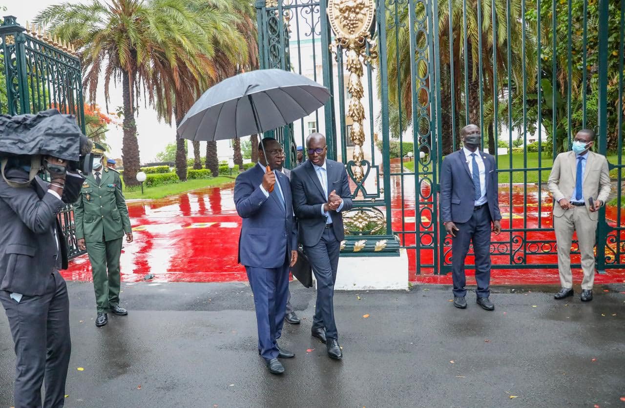 Dakar Dem Dikk : Macky Sall réceptionne un lot de 33 bus Dakar Dem Dikk : Macky Sall réceptionne un lot de 33 bus