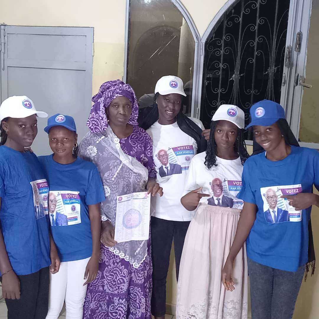 Tournée de la coalition Aar Sénégal à Keur Mbaye Fall, Mbao et Malika en images (Photos) Tournée de la coalition Aar Sénégal à Keur Mbaye Fall, Mbao et Malika en images (Photos)