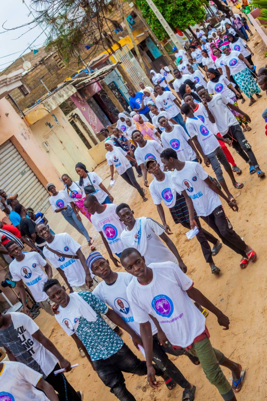 Tournée de la coalition Aar Sénégal à Keur Mbaye Fall, Mbao et Malika en images (Photos) Tournée de la coalition Aar Sénégal à Keur Mbaye Fall, Mbao et Malika en images (Photos)