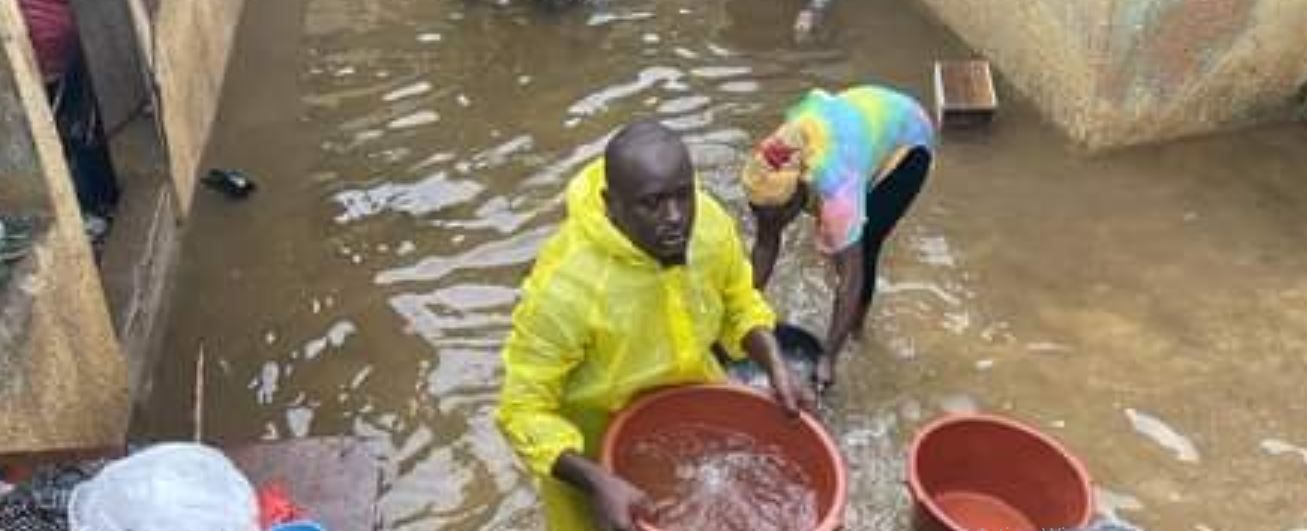 Images et Remerciements : Le plus jeune député du peuple, Borom Grand Yoff Serigne Abo, au secours des sinistrés