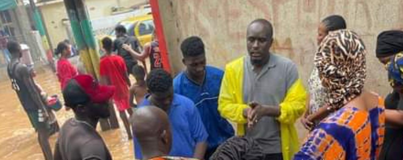Images et Remerciements : Le plus jeune député du peuple, Borom Grand Yoff Serigne Abo, au secours des sinistrés