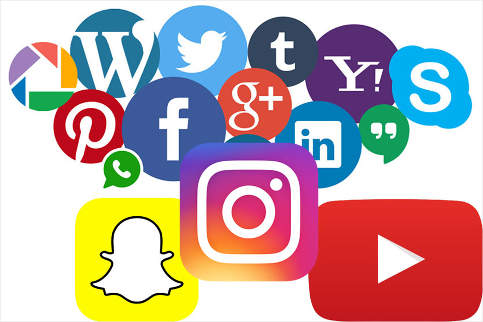 «TOP CAS», «KAAY MA DEEY LA», «TOP CAS 221» …: Quand des «caweuses» attaquent, insultent, signalent et font quitter des individus les réseaux sociaux