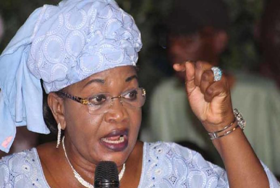 Aïda Mbodj à Macky Sall : « Quand on est majoritaire, on n’a pas besoin de débaucher »