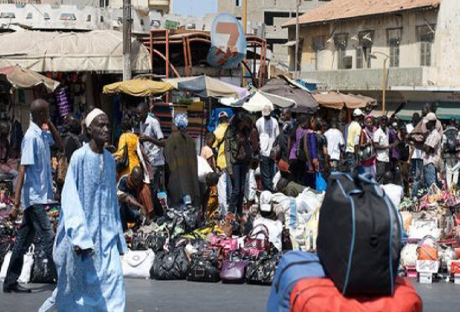Désordre des deux-roues, trottoirs occupés, rues impraticables… : le calvaire des piétons à Dakar