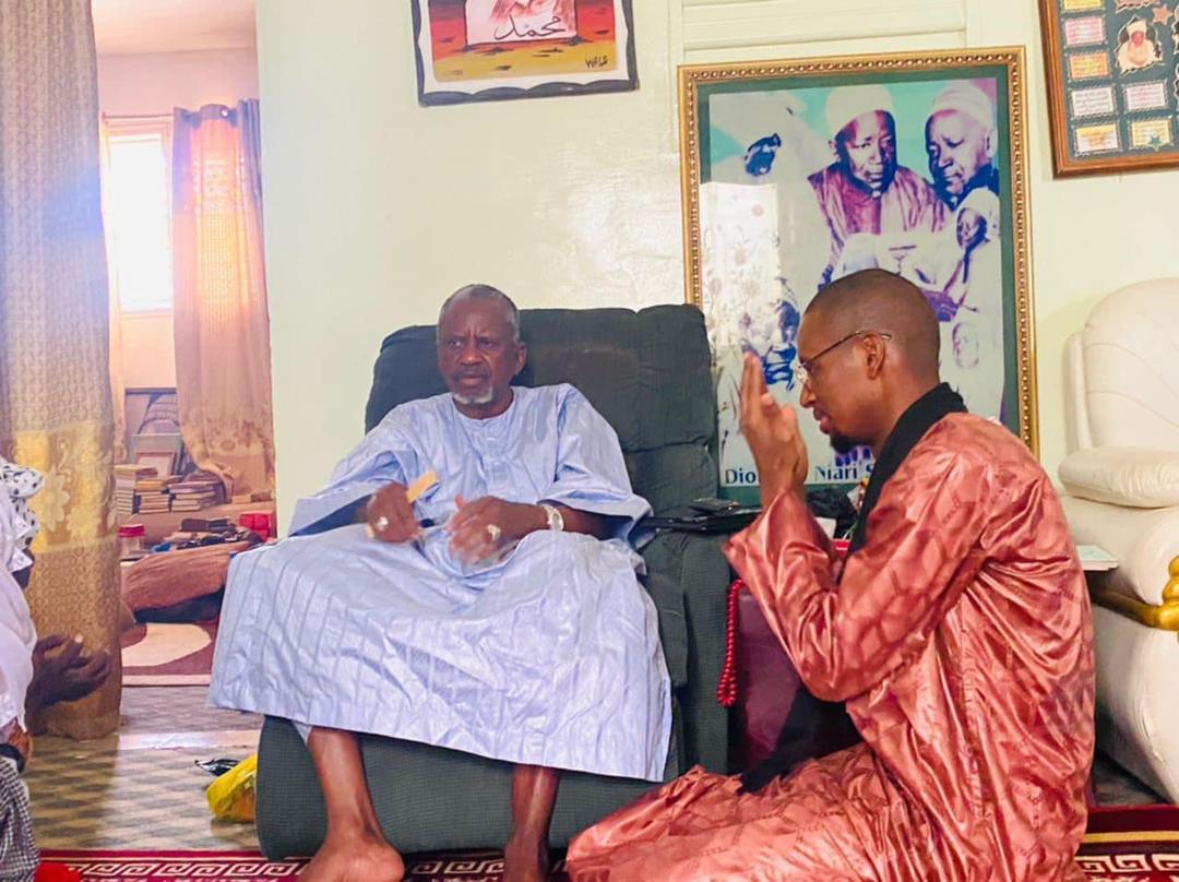 Magal: Seydina Oumar Touré chez son guide religieux, Serigne Mourtalla Fallilou Mbacké (Photos) Magal: Seydina Oumar Touré chez son guide religieux, Serigne Mourtalla Fallilou Mbacké (Photos)