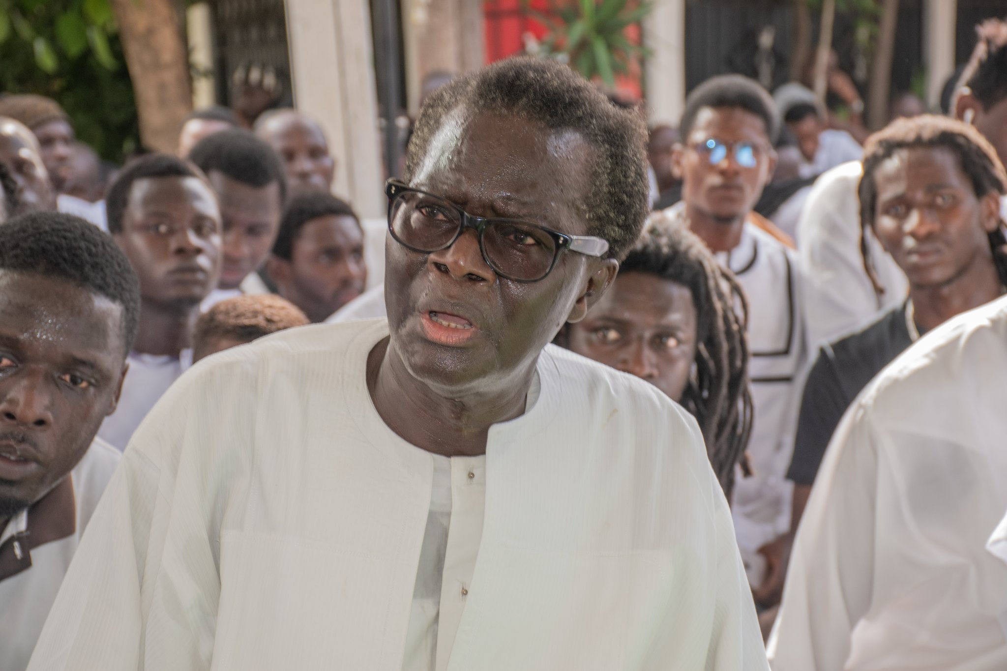 Cheikh Ahmadou Kara Mbacké en visite chez Cheikh Macoumba Fall Misbakh : Les images d’une rencontre Cheikh Ahmadou Kara Mbacké en visite chez Cheikh Macoumba Fall Misbakh : Les images d’une rencontre