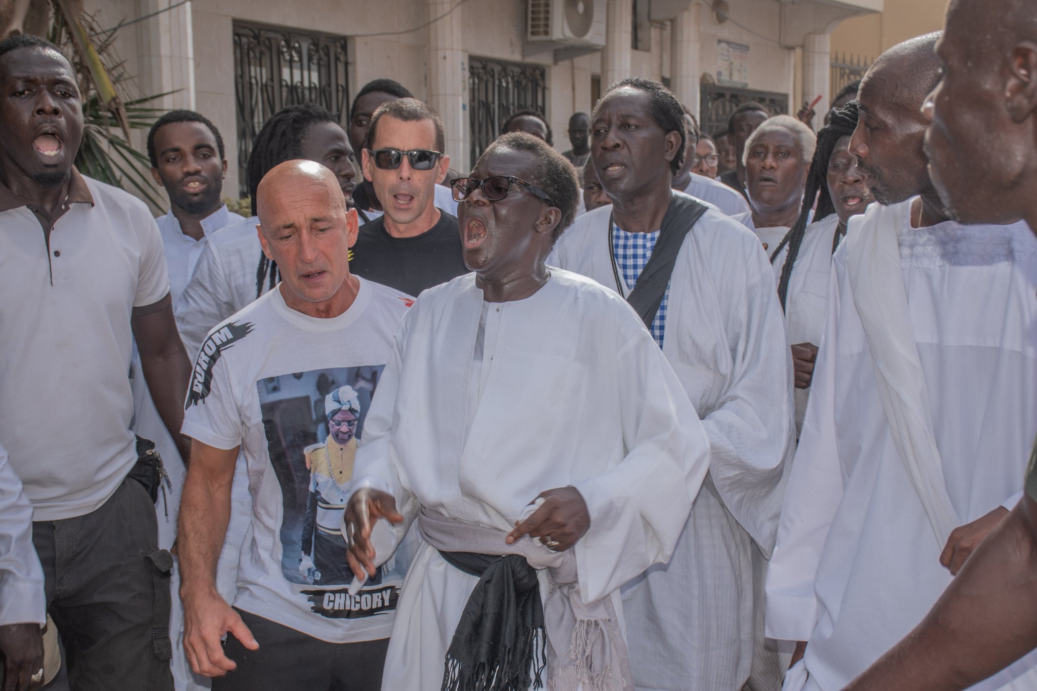 Cheikh Ahmadou Kara Mbacké en visite chez Cheikh Macoumba Fall Misbakh : Les images d’une rencontre