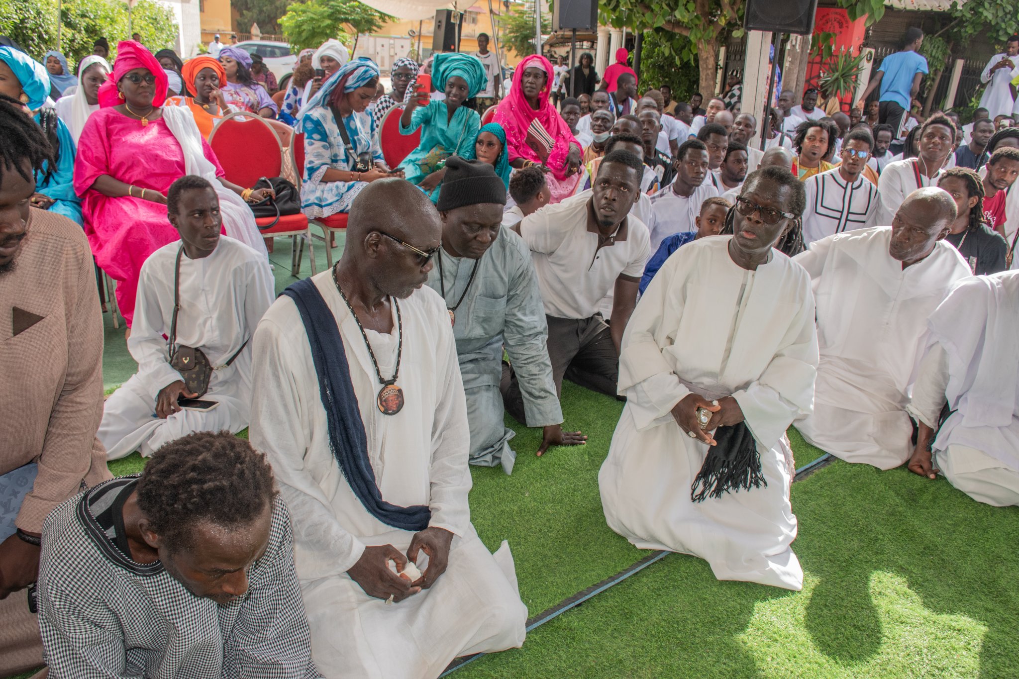 Cheikh Ahmadou Kara Mbacké en visite chez Cheikh Macoumba Fall Misbakh : Les images d’une rencontre