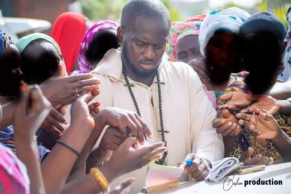 Photos / Gamou de Tivaouane: Le geste très noble d’Aziz Alé Ndiaye