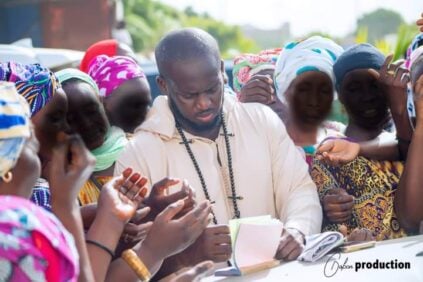Photos / Gamou de Tivaouane: Le geste très noble d’Aziz Alé Ndiaye