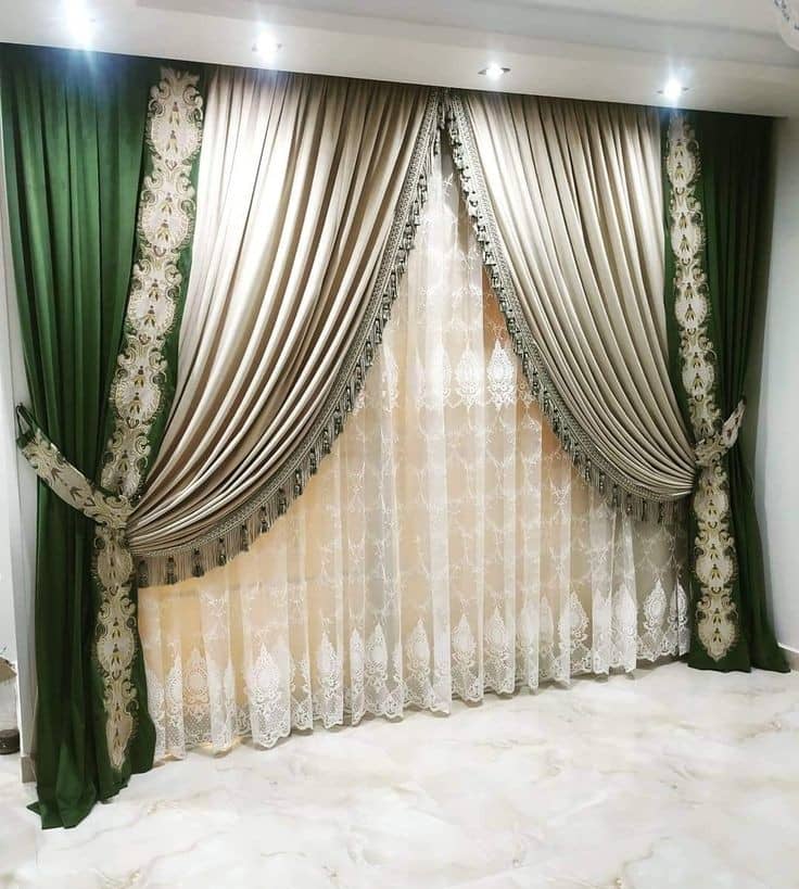 Spécialisée dans la vente de meubles, Ndèye Bineta Diagne ouvre la boutique Keur Yaye Khady à Dakar, rond-point Pentola (Photos + Vidéo)