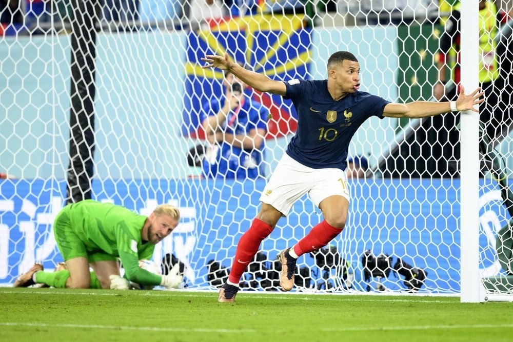 CM2022: Les Bleus premiers qualifiés pour les huitièmes, Mbappé dépasse Thierry Henry