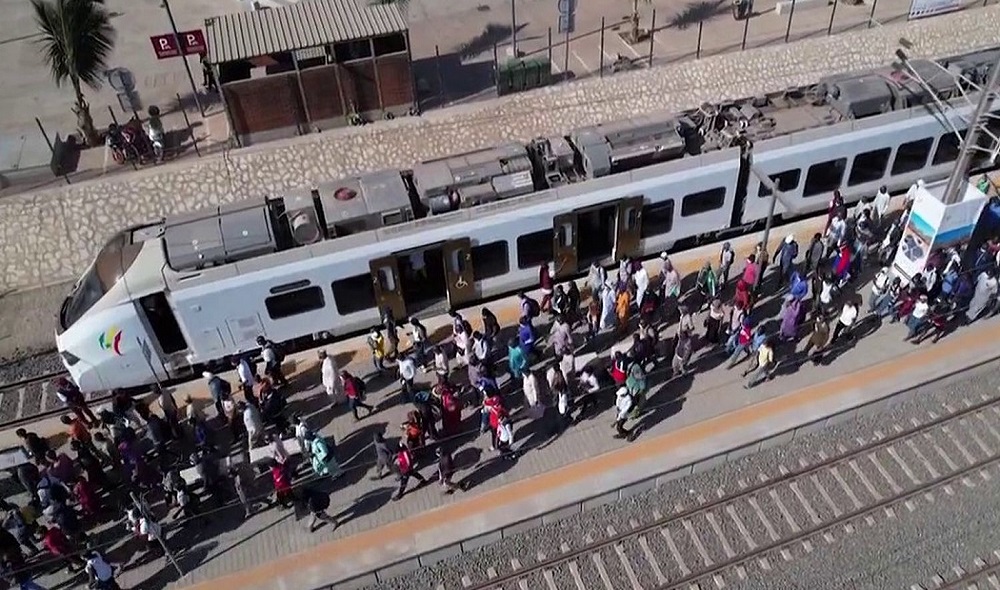En pleine course… Le Train express régional tombe en panne et crée la psychose