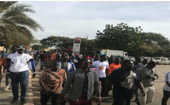 Bradage foncier à Saly : Les jeunes barricadent la station balnéaire