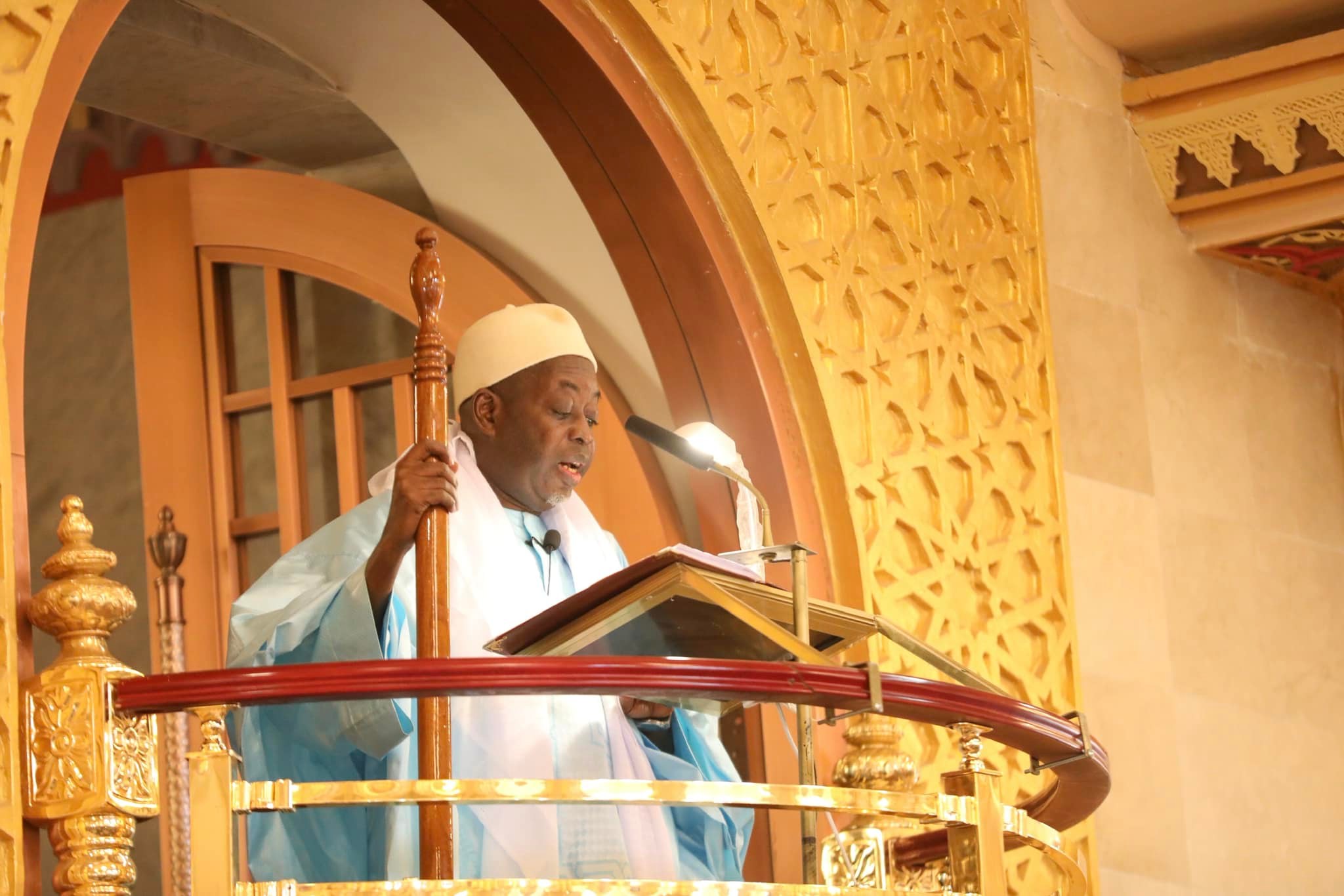 En visite au Sénégal : Azali Assoumani, le président comorien et le Chef de l’Etat Macky Sall, ont prié à la Grande mosquée Massalikoul Djinane