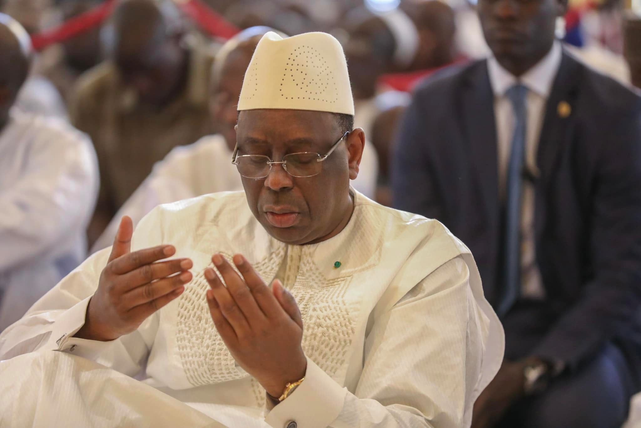 En visite au Sénégal : Azali Assoumani, le président comorien et le Chef de l’Etat Macky Sall, ont prié à la Grande mosquée Massalikoul Djinane