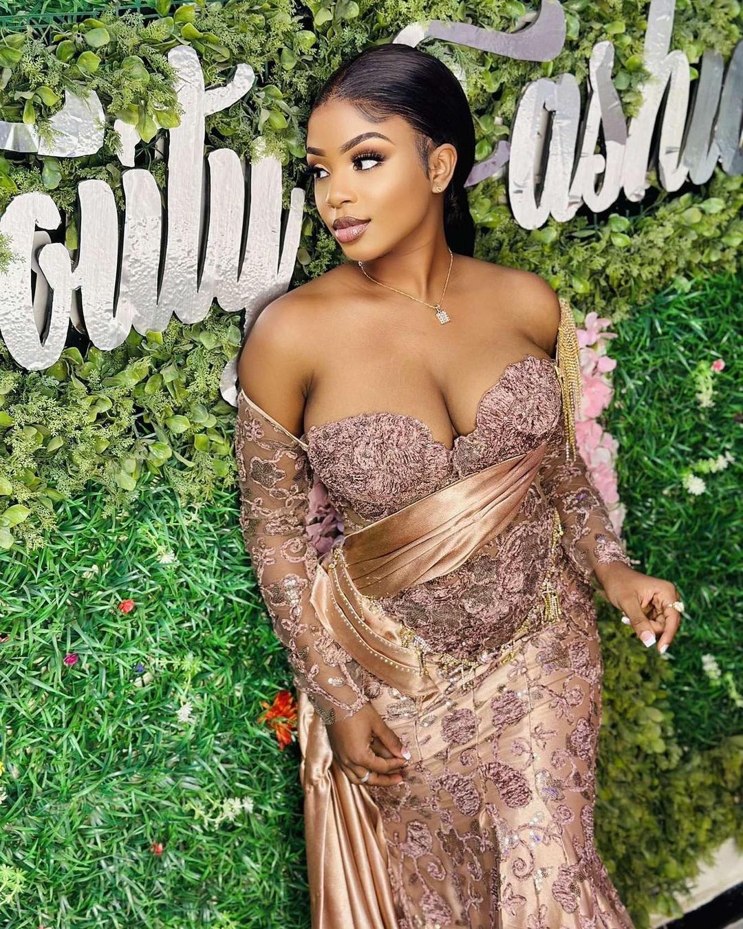 Photos - Les nouveaux clichés de Dieyna Baldé qui illumine la toile Photos - Les nouveaux clichés de Dieyna Baldé qui illumine la toile