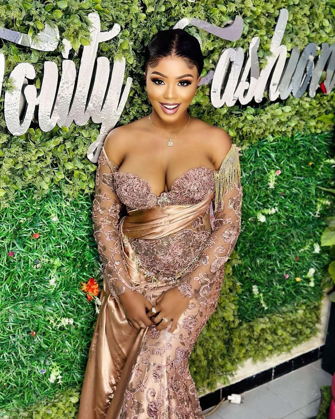 Photos - Les nouveaux clichés de Dieyna Baldé qui illumine la toile Photos - Les nouveaux clichés de Dieyna Baldé qui illumine la toile