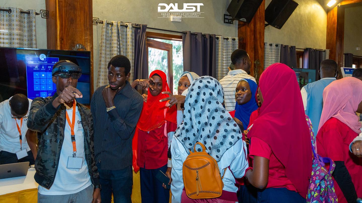 Salon des innovations technologiques : DAUST célèbre ses jeunes étudiants