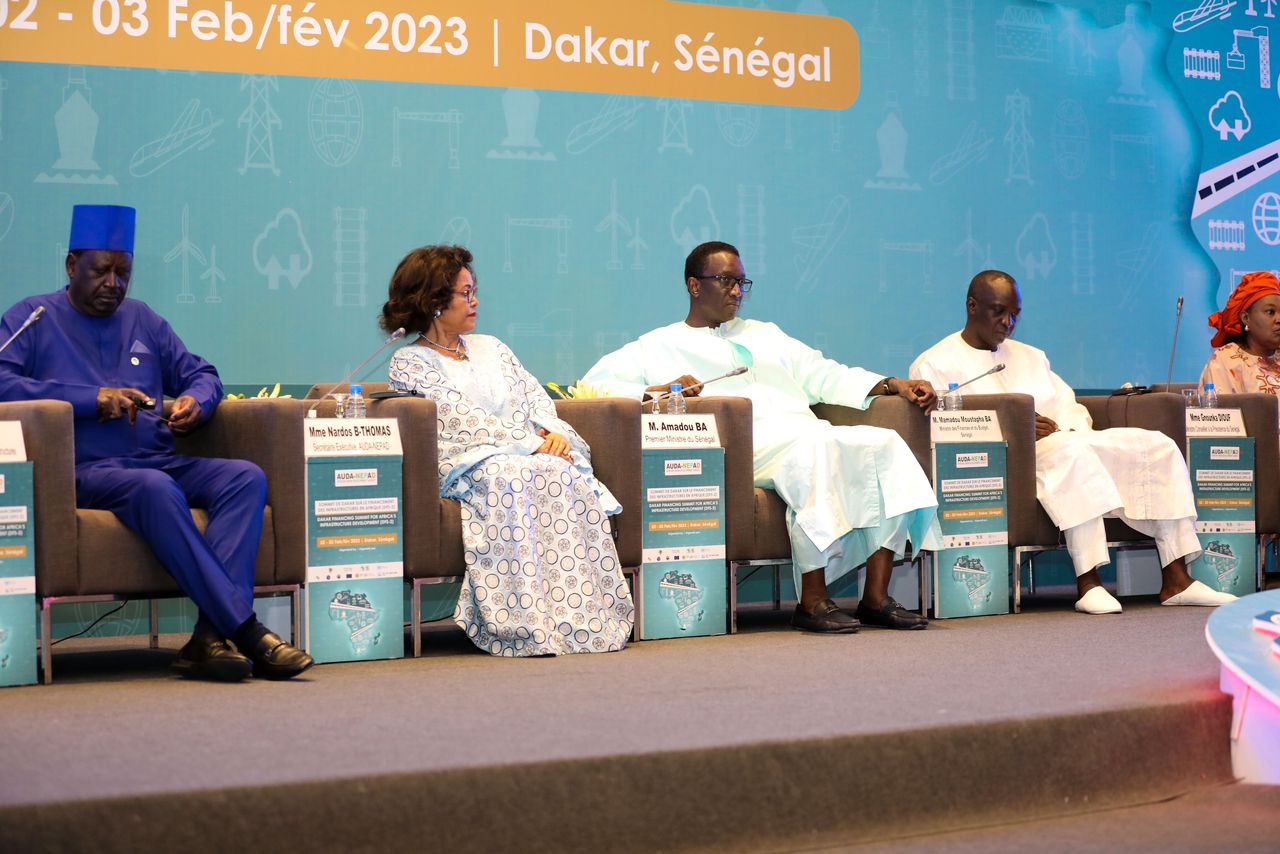 Photos : Le Premier ministre Amadou Bâ, lors de la cérémonie de clôture du 2e Sommet de Dakar sur le Financement des infrastructures en Afrique Photos : Le Premier ministre Amadou Bâ, lors de la cérémonie de clôture du 2e Sommet de Dakar sur le Financement des infrastructures en Afrique
