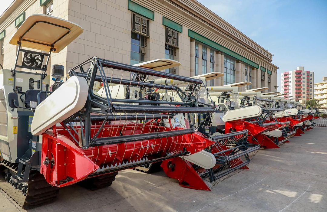 Grand Théâtre Doudou Ndiaye Rose de Dakar, le Président Macky Sall a présidé la cérémonie de remise de matériels agricoles Grand Théâtre Doudou Ndiaye Rose de Dakar, le Président Macky Sall a présidé la cérémonie de remise de matériels agricoles