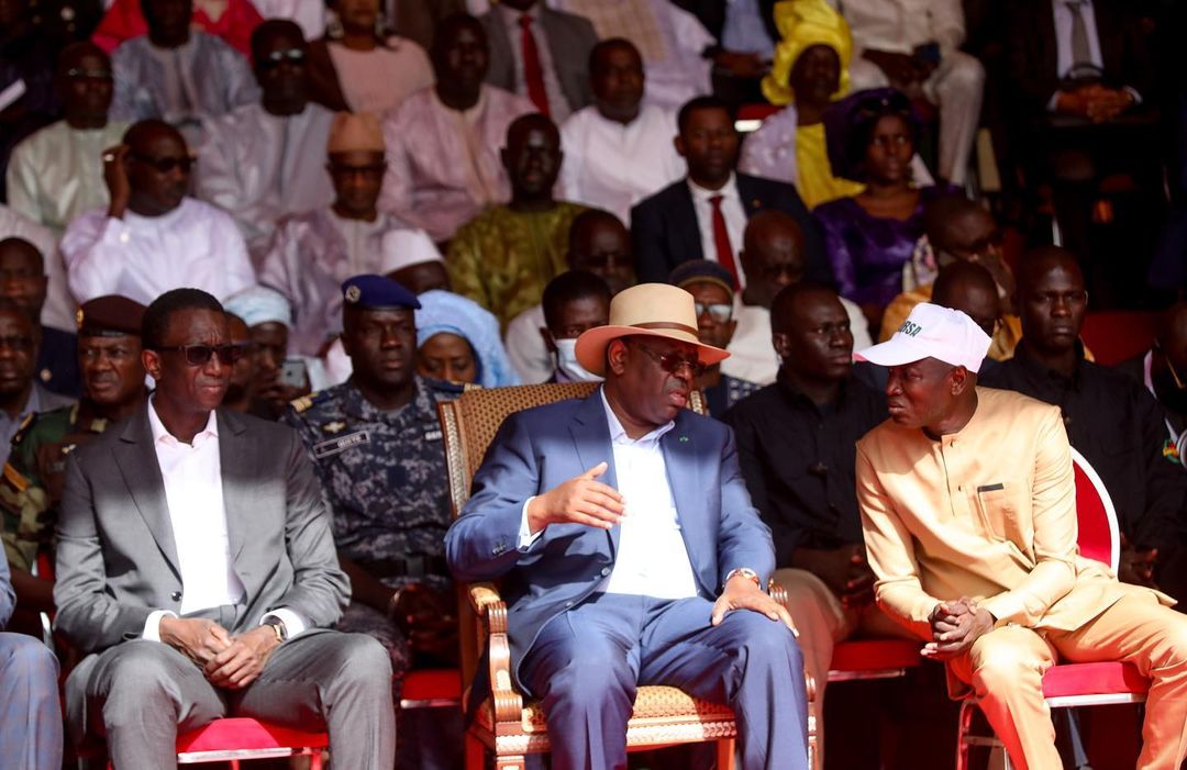 Grand Théâtre Doudou Ndiaye Rose de Dakar, le Président Macky Sall a présidé la cérémonie de remise de matériels agricoles Grand Théâtre Doudou Ndiaye Rose de Dakar, le Président Macky Sall a présidé la cérémonie de remise de matériels agricoles