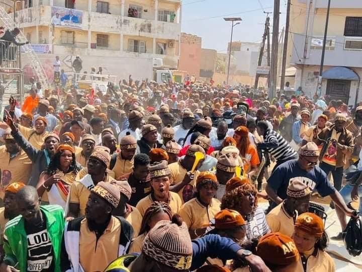 Photos/ Meeting de Pikine Guinaw Rail de l’Apr:  La foule domine tout et impose son rythme à cette organisation débordante d’énergie