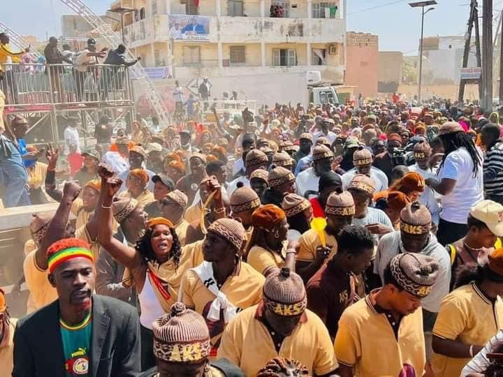Photos/ Meeting de Pikine Guinaw Rail de l’Apr:  La foule domine tout et impose son rythme à cette organisation débordante d’énergie