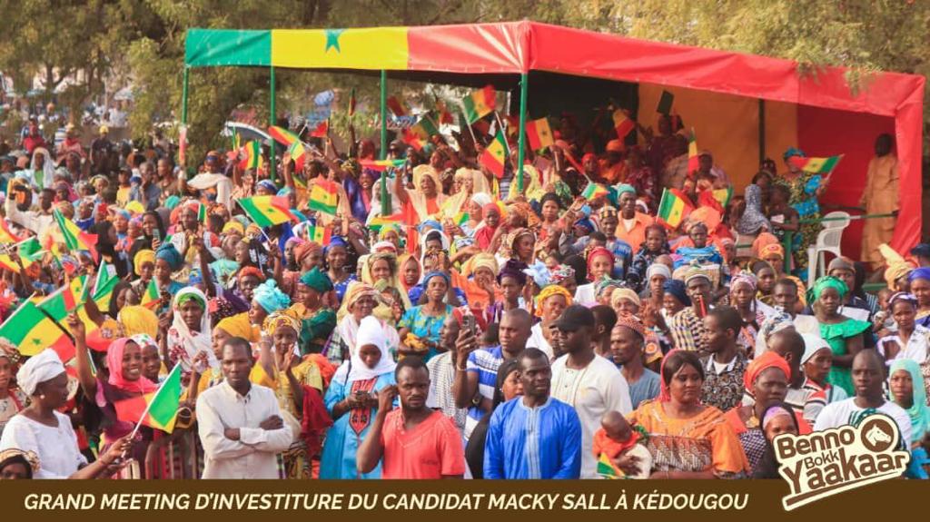 Photos - Mega meeting de la coalition BBY : Le Dg de Dakar Dem Dikk et Maire de Kédougou, Ousmane Sylla, bat le record de mobilisation