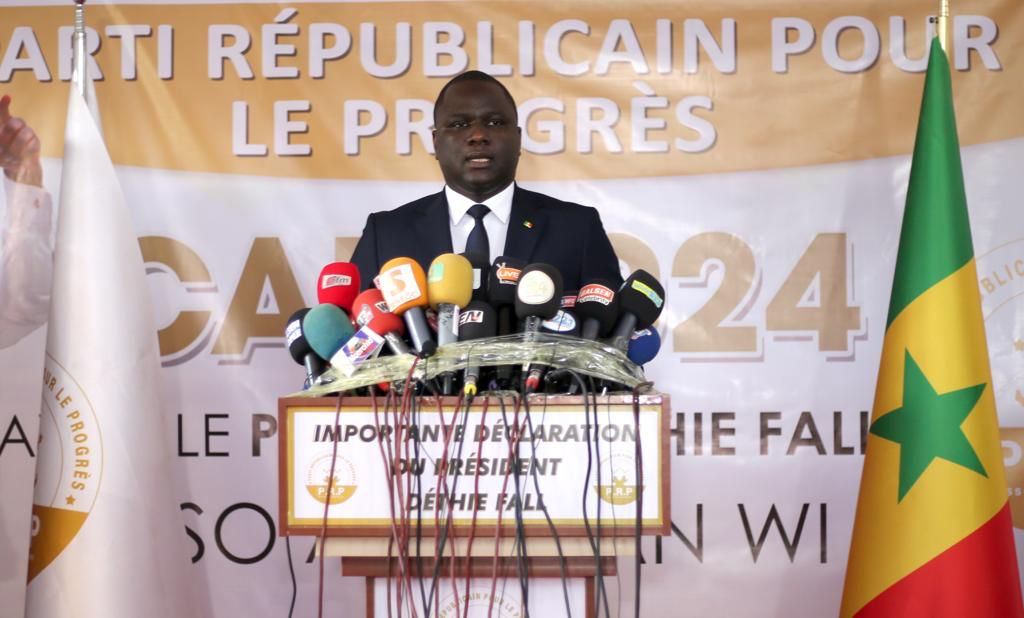 Photos: En image, la déclaration de candidature de Déthié Fall, Président du PRP Photos: En image, la déclaration de candidature de Déthié Fall, Président du PRP