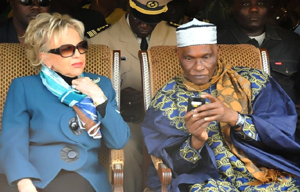 Sans tambour ni trompette : Me Wade débarque à Dakar avec son épouse Viviane Wade