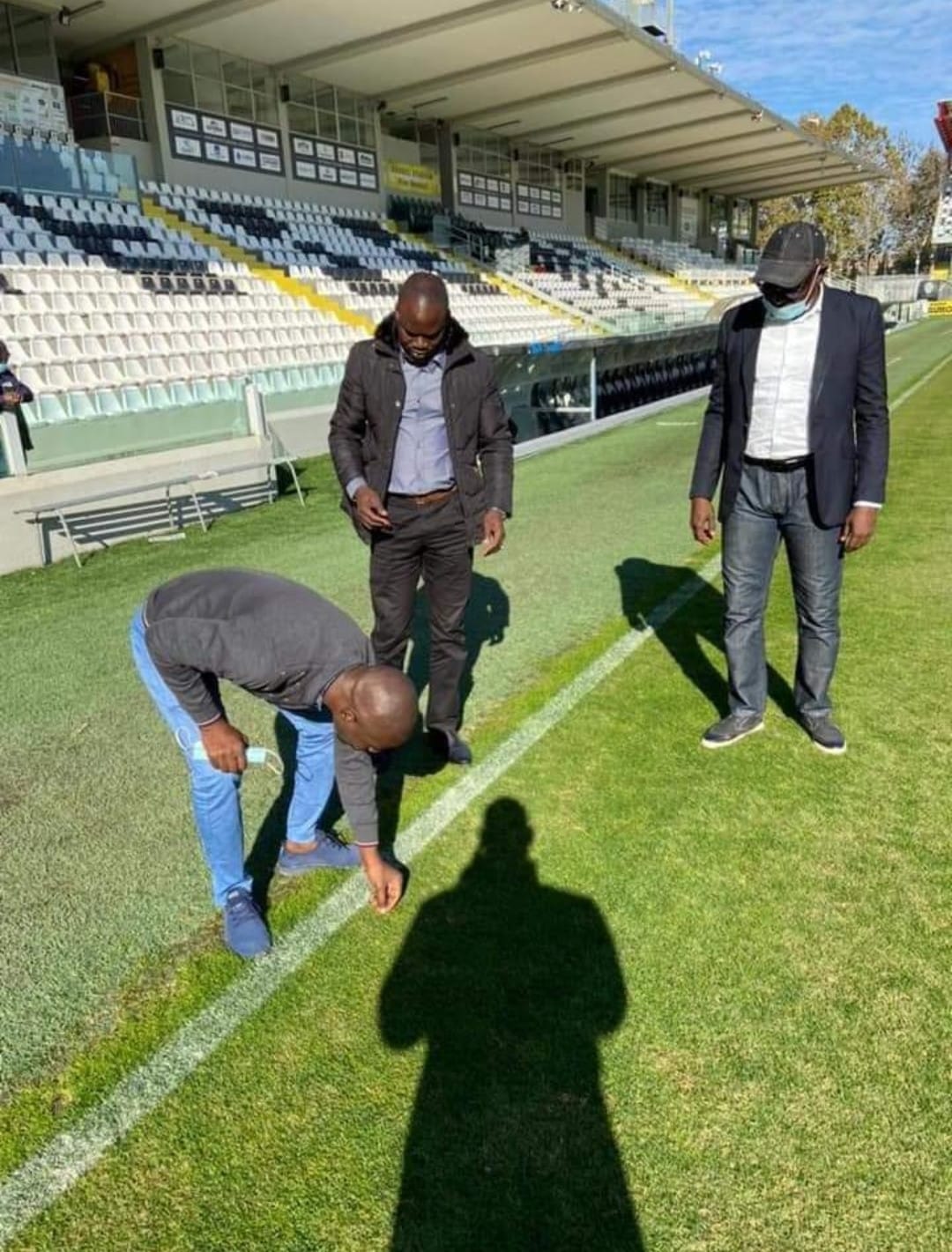 Grand-Yoff: Une délégation de la Fédération sénégalaise de football en visite au Stade Diaguily Bakhayokho (Photos) Grand-Yoff: Une délégation de la Fédération sénégalaise de football en visite au Stade Diaguily Bakhayokho (Photos)
