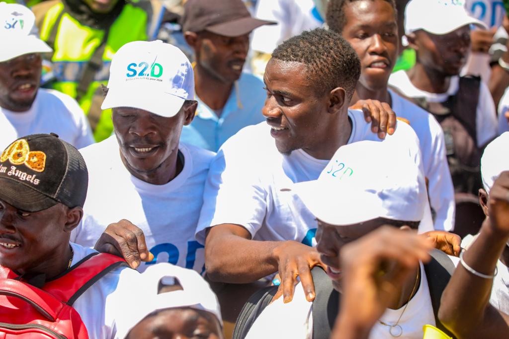 Le Président Macky Sall accueilli en grande pompe à Goudomp (¨Photos) Le Président Macky Sall accueilli en grande pompe à Goudomp (¨Photos)