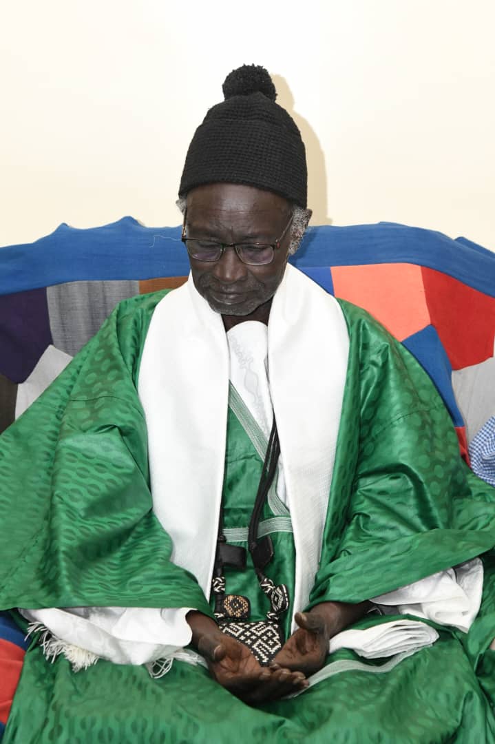 Photos / Au rythme des « zikr » et chants religieux : Le Ministre Aly Ngouille Ndiaye reçu par le Khalife général des Baay Fall