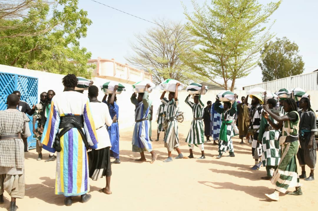 Photos / Au rythme des « zikr » et chants religieux : Le Ministre Aly Ngouille Ndiaye reçu par le Khalife général des Baay Fall