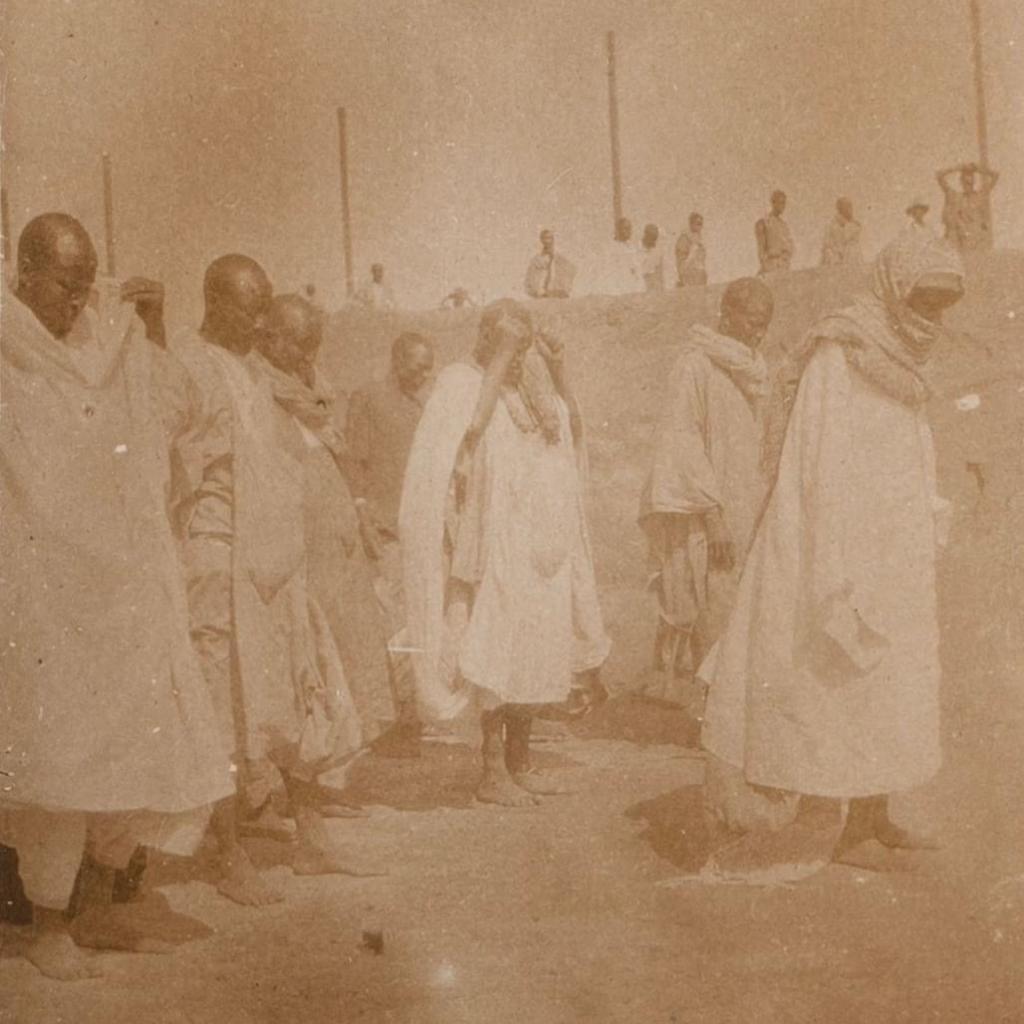 Un collectif de talibés mourides acquiert des photos de Serigne Touba.