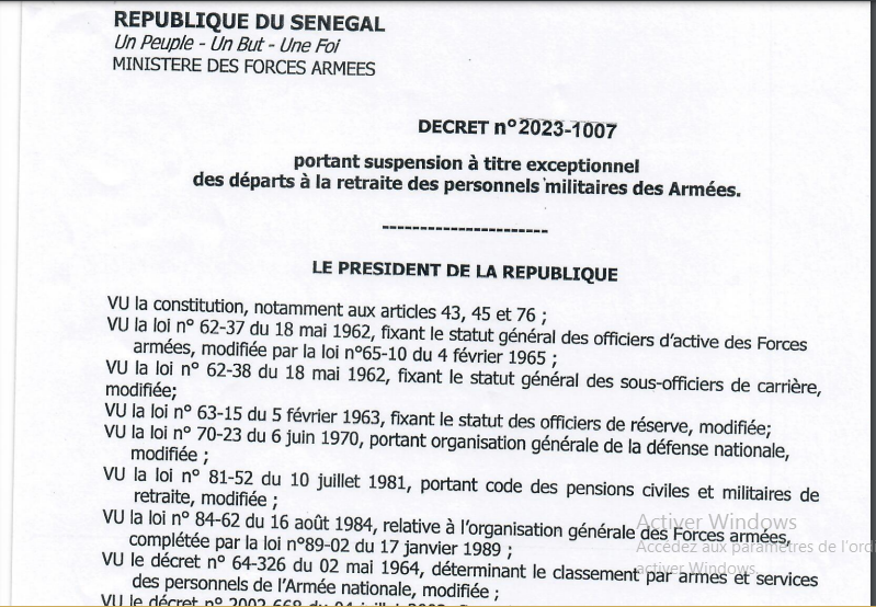 Décret présidentiel: Macky Sall suspend exceptionnellement, les départs à la retraite des personnels militaires des Armées