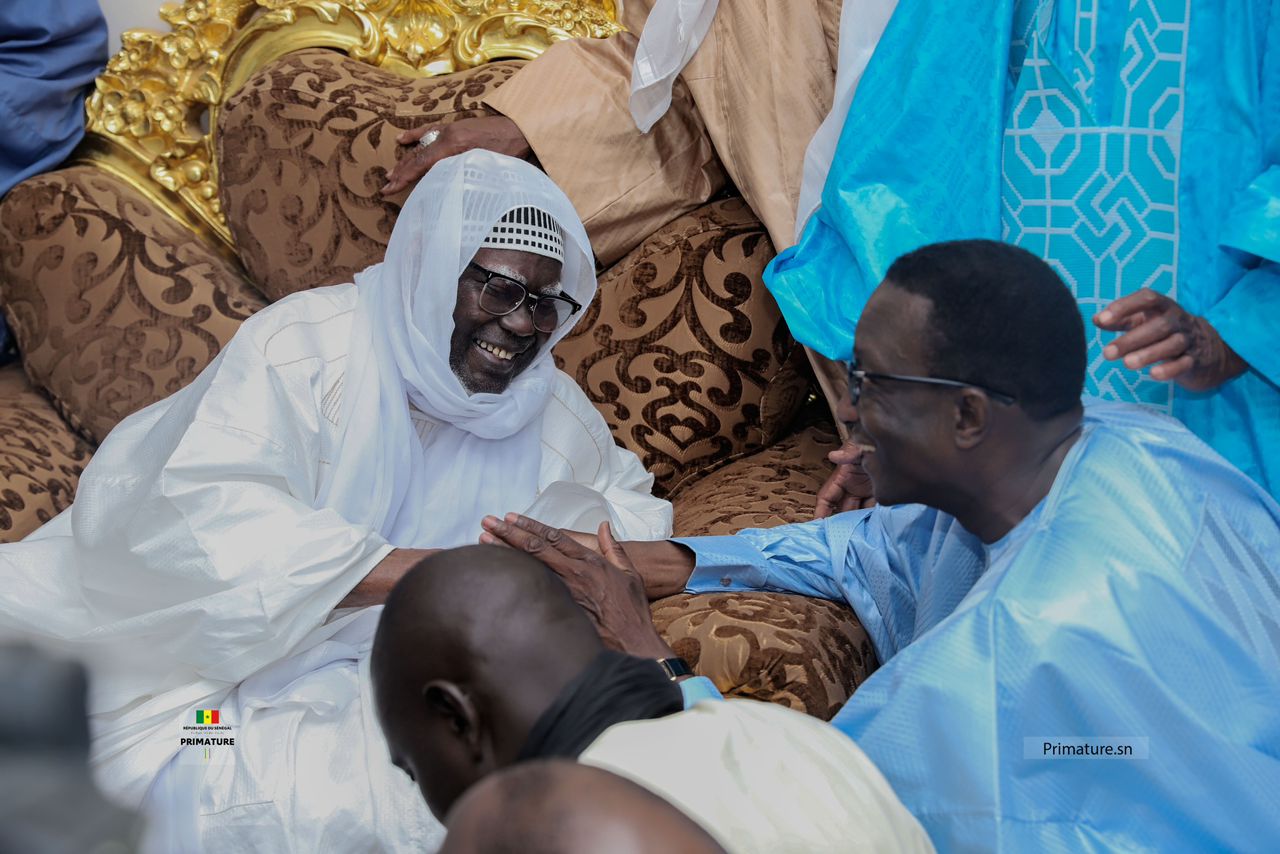 Photos / Touba : Amadou Bâ, Premier ministre, visite les chantiers et se rend chez Serigne Mountakha
