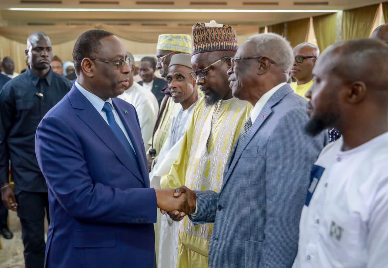 Photos/ Palais : Le président de la République, Macky Sall et les représentants des différentes entités participant au dialogue national