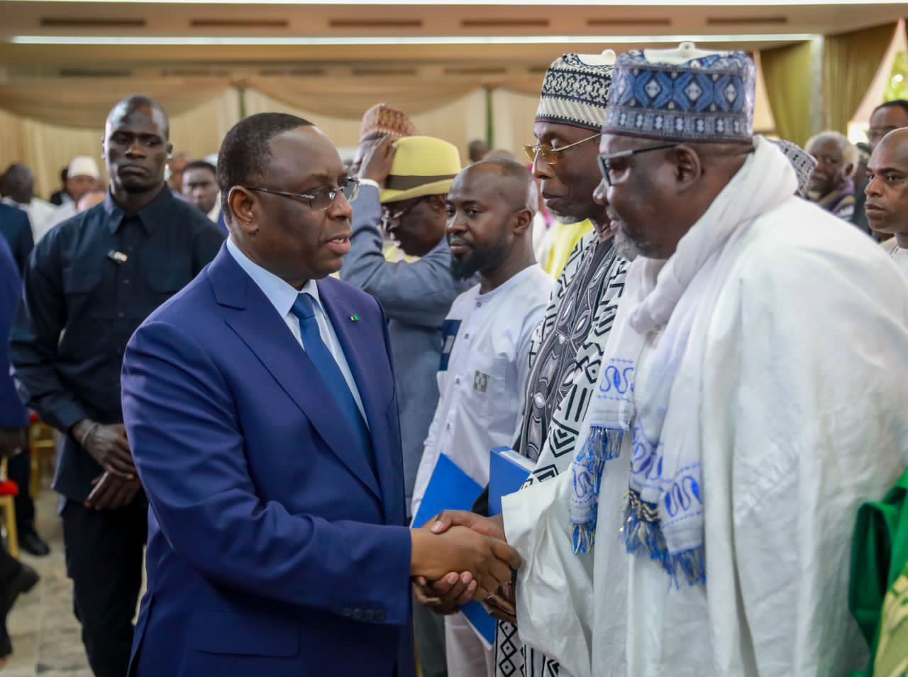 Photos/ Palais : Le président de la République, Macky Sall et les représentants des différentes entités participant au dialogue national