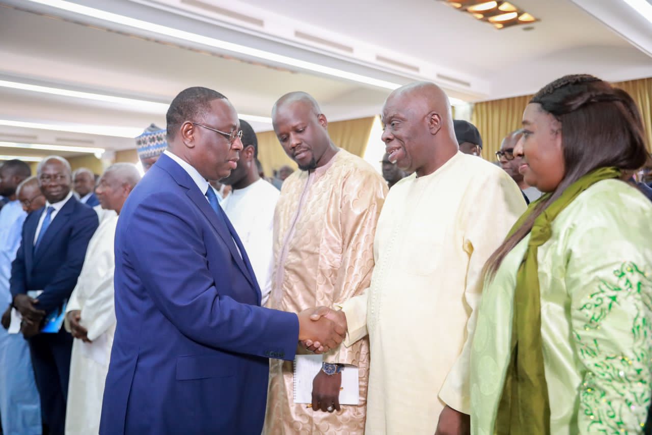 Suite Photos / Palais : Le président de la République, Macky Sall et les représentants des différentes entités participant au dialogue national
