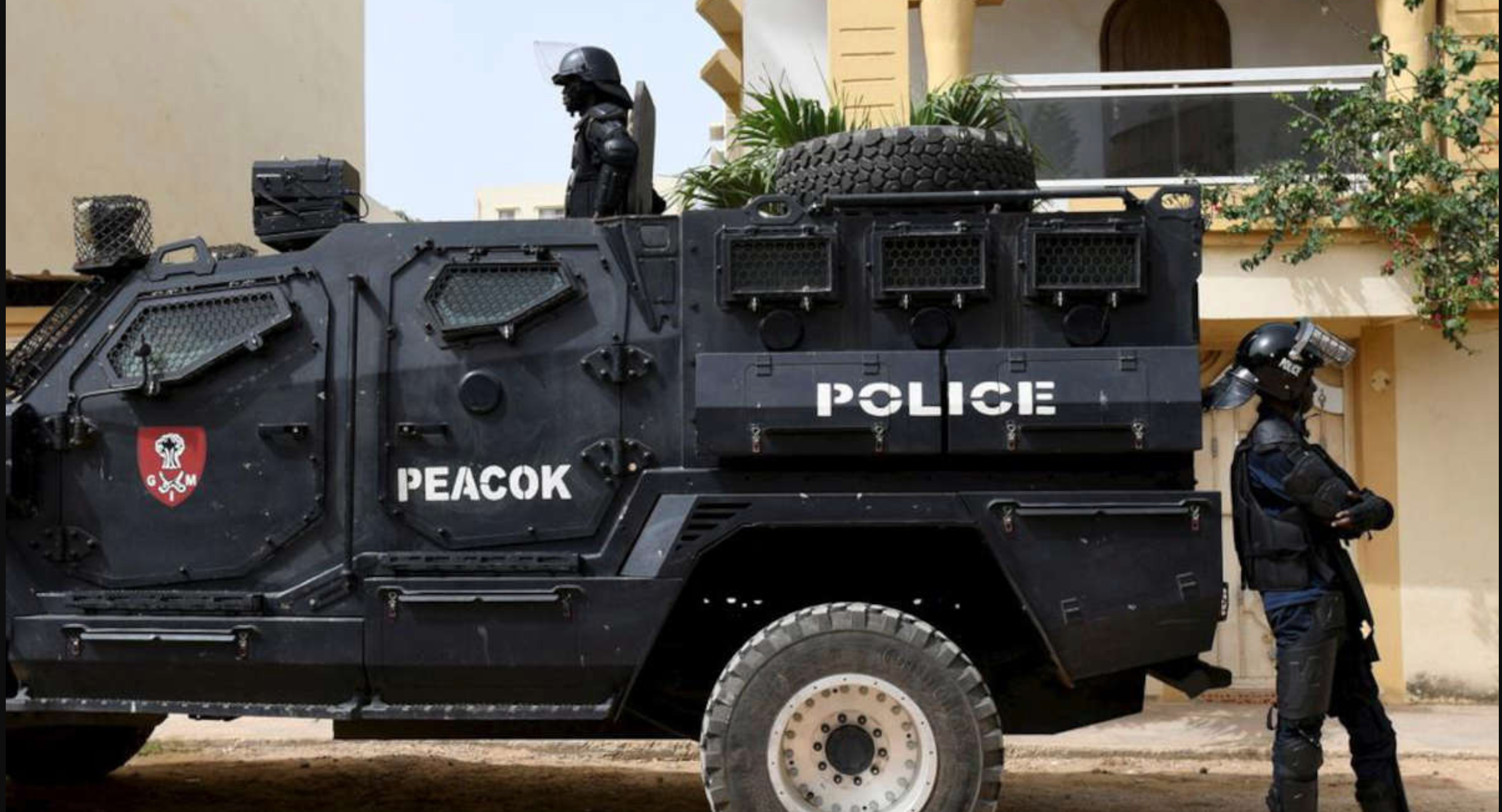 Parcelles assainies : Le fils du policier lynché par les manifestants, donne des nouvelles de son père