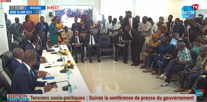 Amadou Bâ : "Pour brouiller les repères informationnels, sont supprimées ou discréditées dans certains médias et dans les réseaux sociaux, les informations pouvant..."