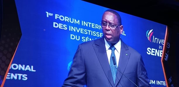 Forum Invest Sénégal : La journaliste Diarra Ndiaye pose une question à Macky Sall et met...