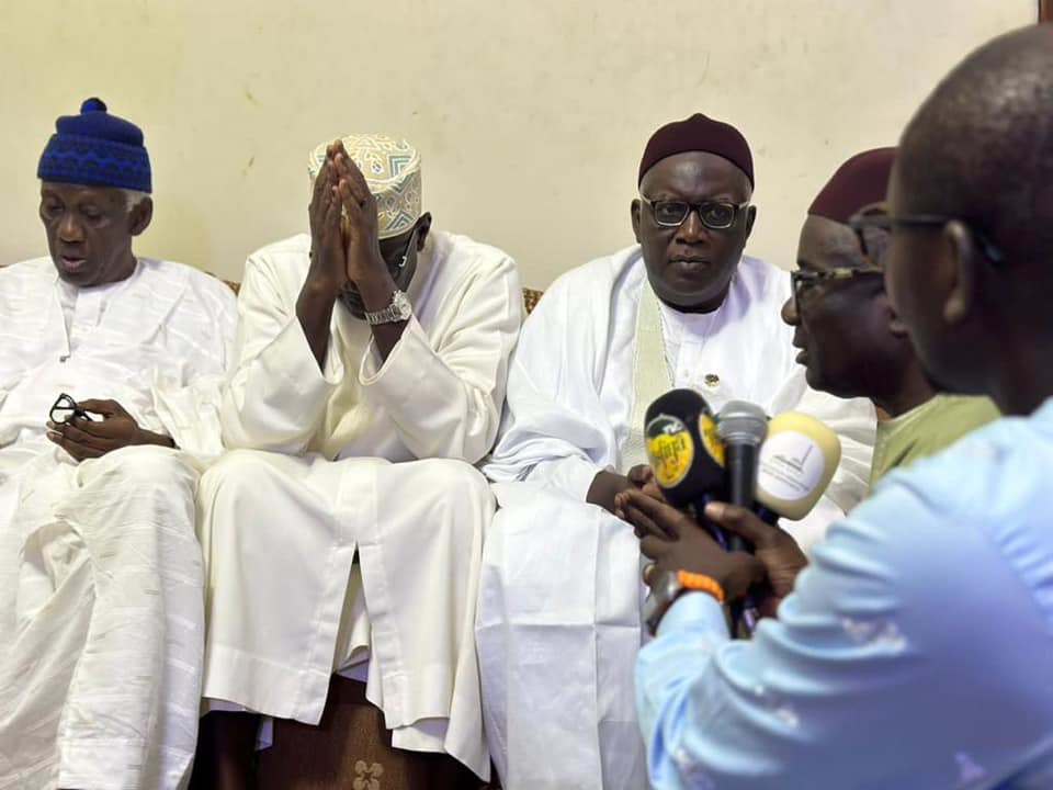 Visite du nouveau Directeur général de la Banque Islamique du Sénégal à la Grande Mosquée de Tivaouane (Photos)