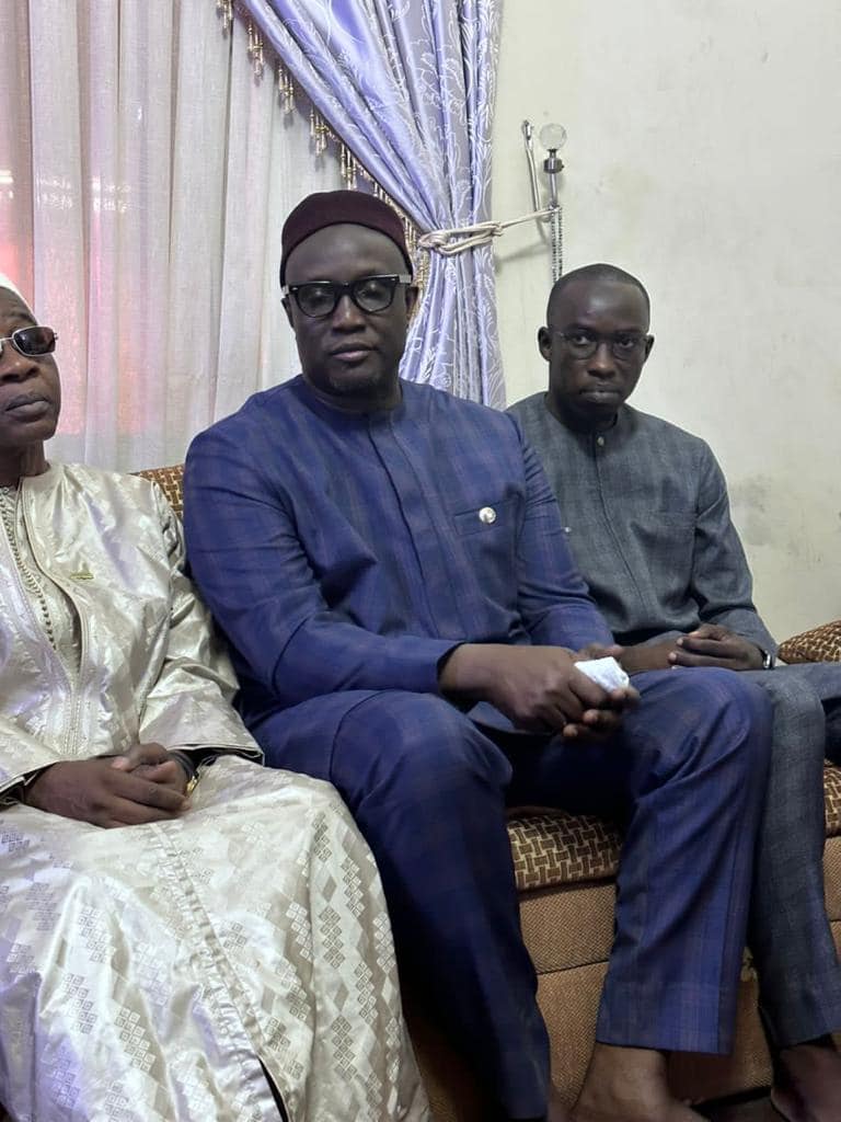 Visite du nouveau Directeur général de la Banque Islamique du Sénégal à la Grande Mosquée de Tivaouane (Photos) Visite du nouveau Directeur général de la Banque Islamique du Sénégal à la Grande Mosquée de Tivaouane (Photos)