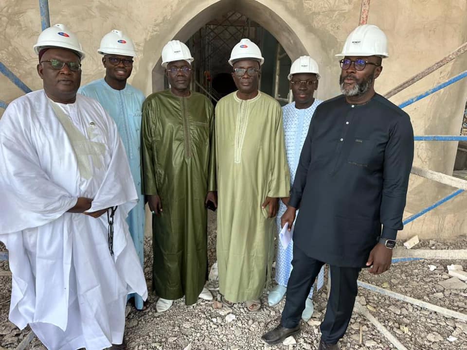 Visite du nouveau Directeur général de la Banque Islamique du Sénégal à la Grande Mosquée de Tivaouane (Photos) Visite du nouveau Directeur général de la Banque Islamique du Sénégal à la Grande Mosquée de Tivaouane (Photos)