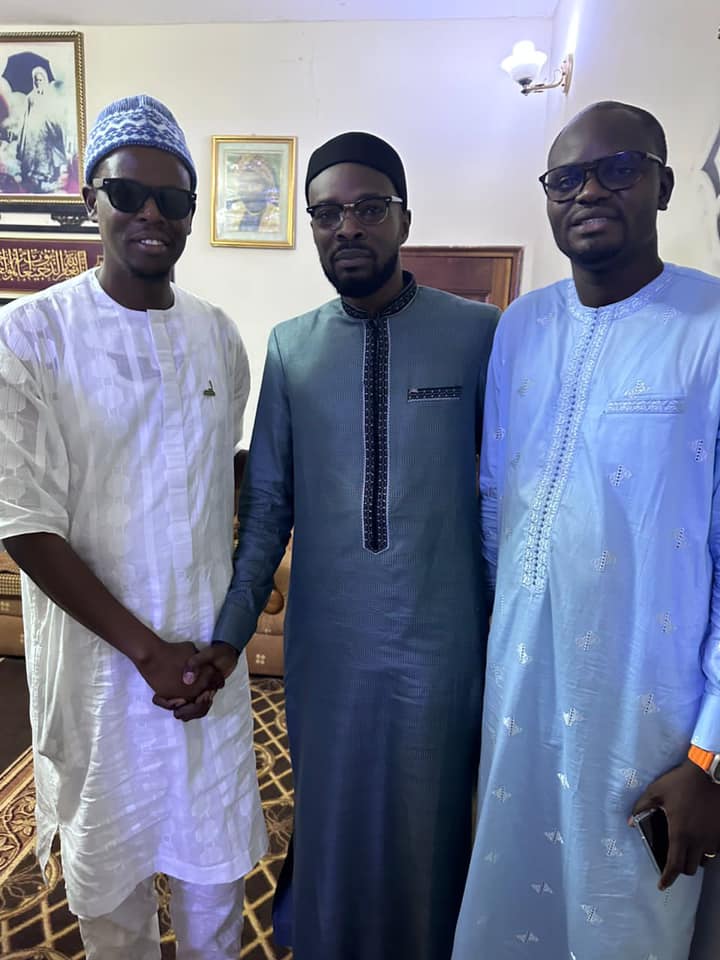 Visite du nouveau Directeur général de la Banque Islamique du Sénégal à la Grande Mosquée de Tivaouane (Photos) Visite du nouveau Directeur général de la Banque Islamique du Sénégal à la Grande Mosquée de Tivaouane (Photos)