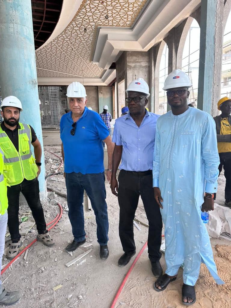 Visite du nouveau Directeur général de la Banque Islamique du Sénégal à la Grande Mosquée de Tivaouane (Photos)